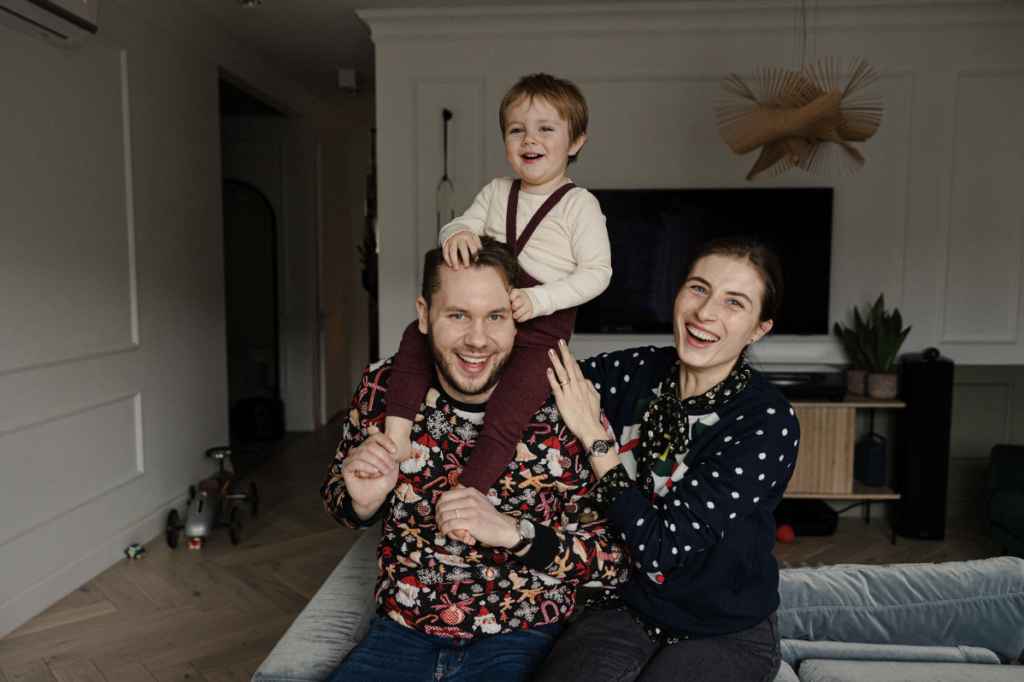 sesja rodzinna świąteczna w domu warszawa